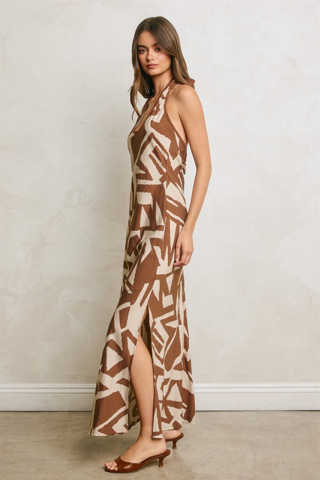 Abstract Contrast Bind Halter Maxi Dress