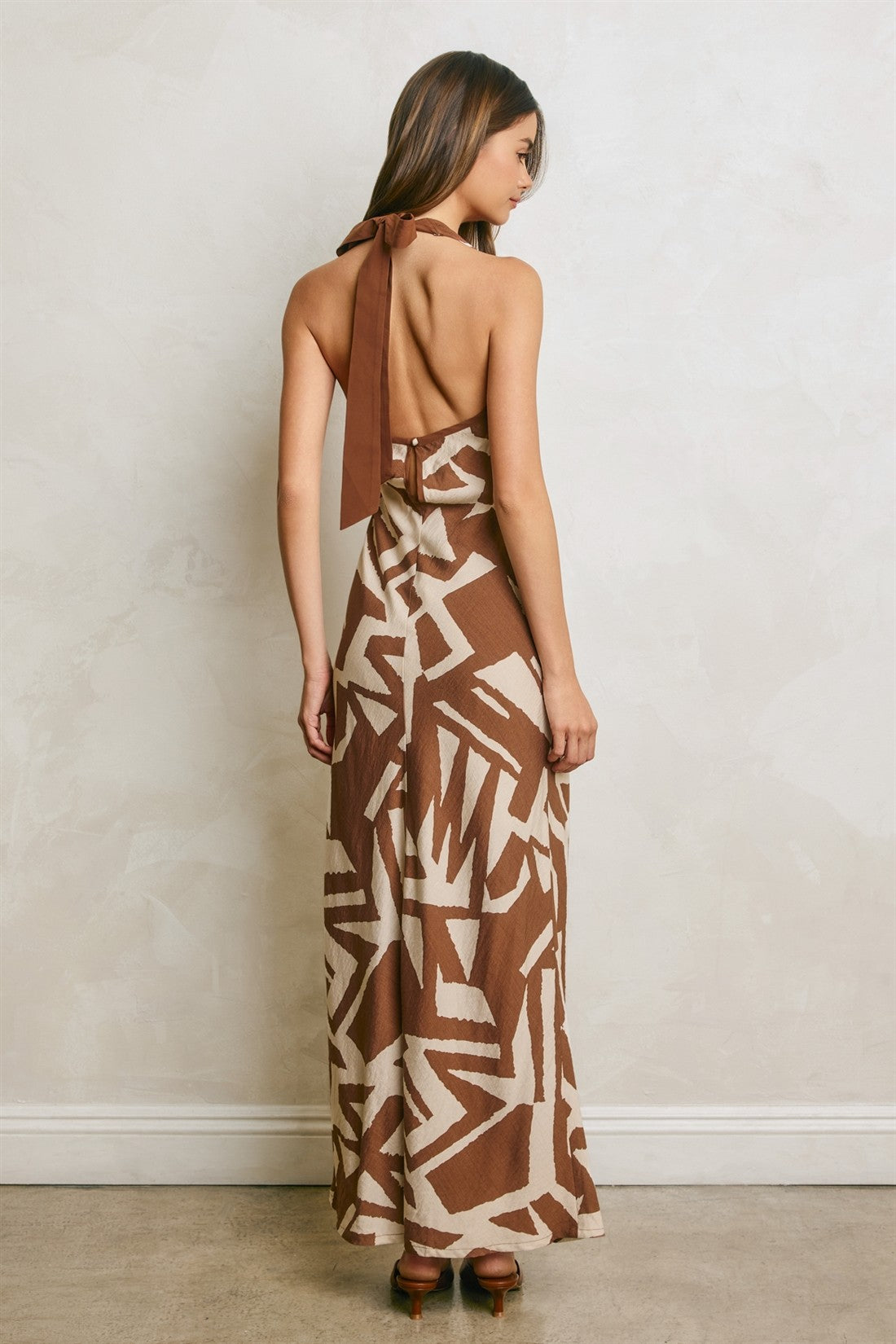 Abstract Contrast Bind Halter Maxi Dress