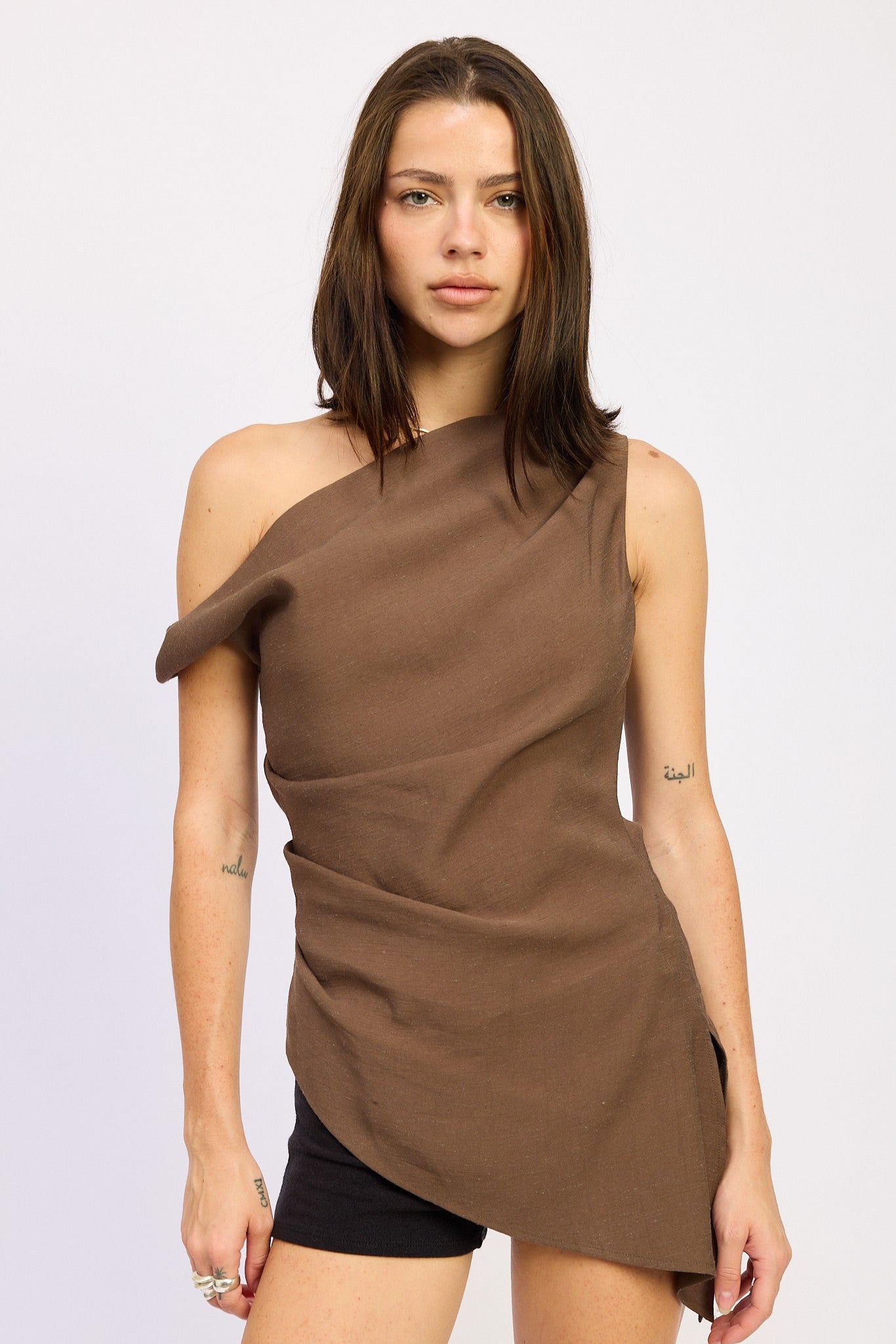 Marron Asymetrical Off Shoulder Ruched Top
