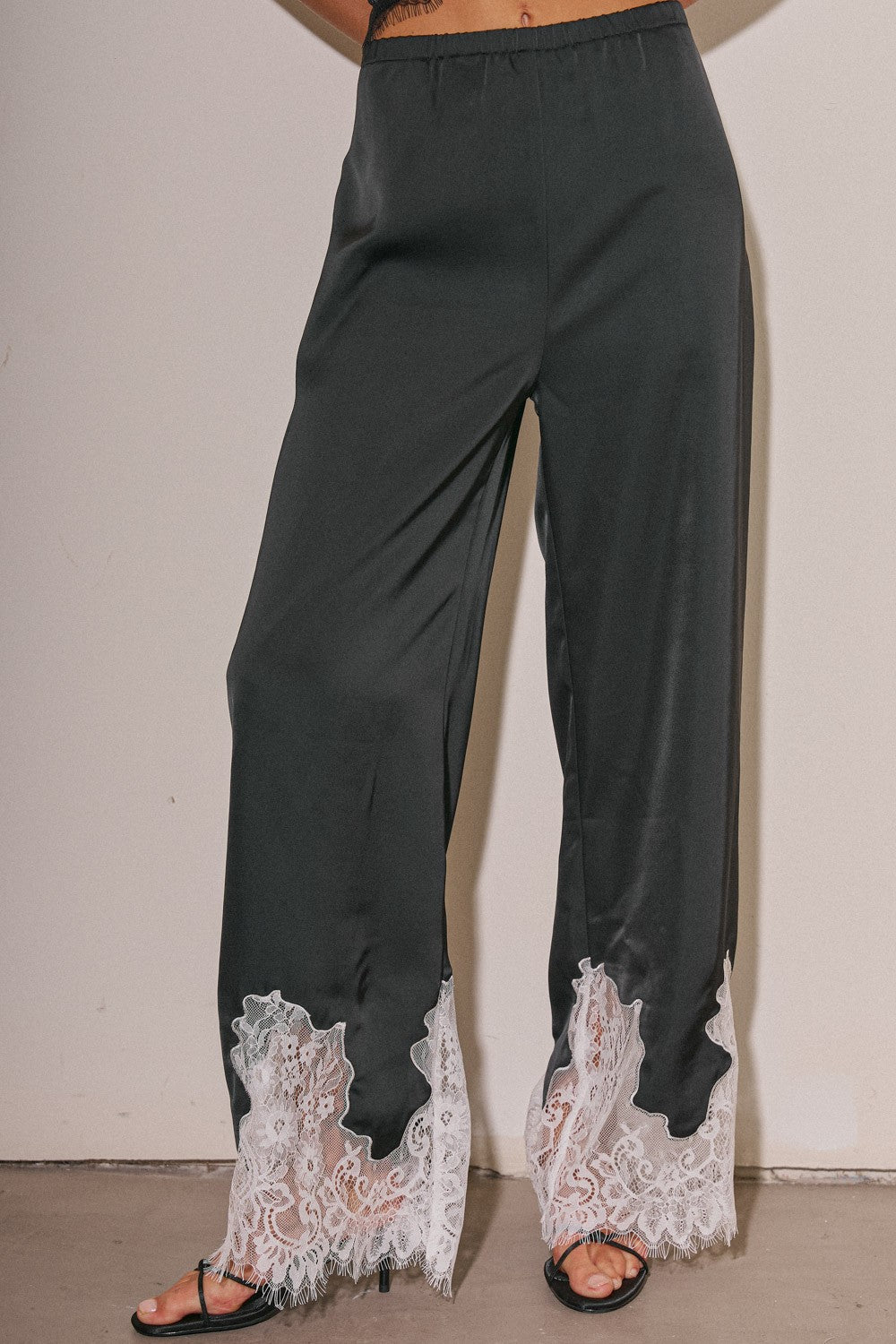 Woven Pants W/ Lace Details