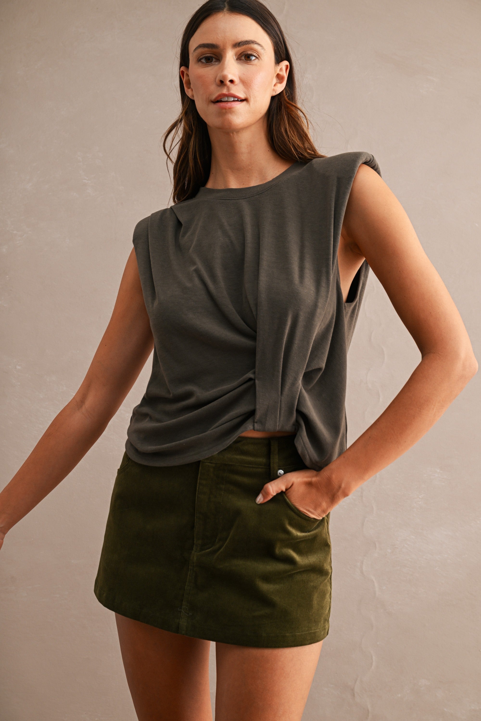 Sleeveless Round Neck Twist-front Hem Top With Shoulder Pads