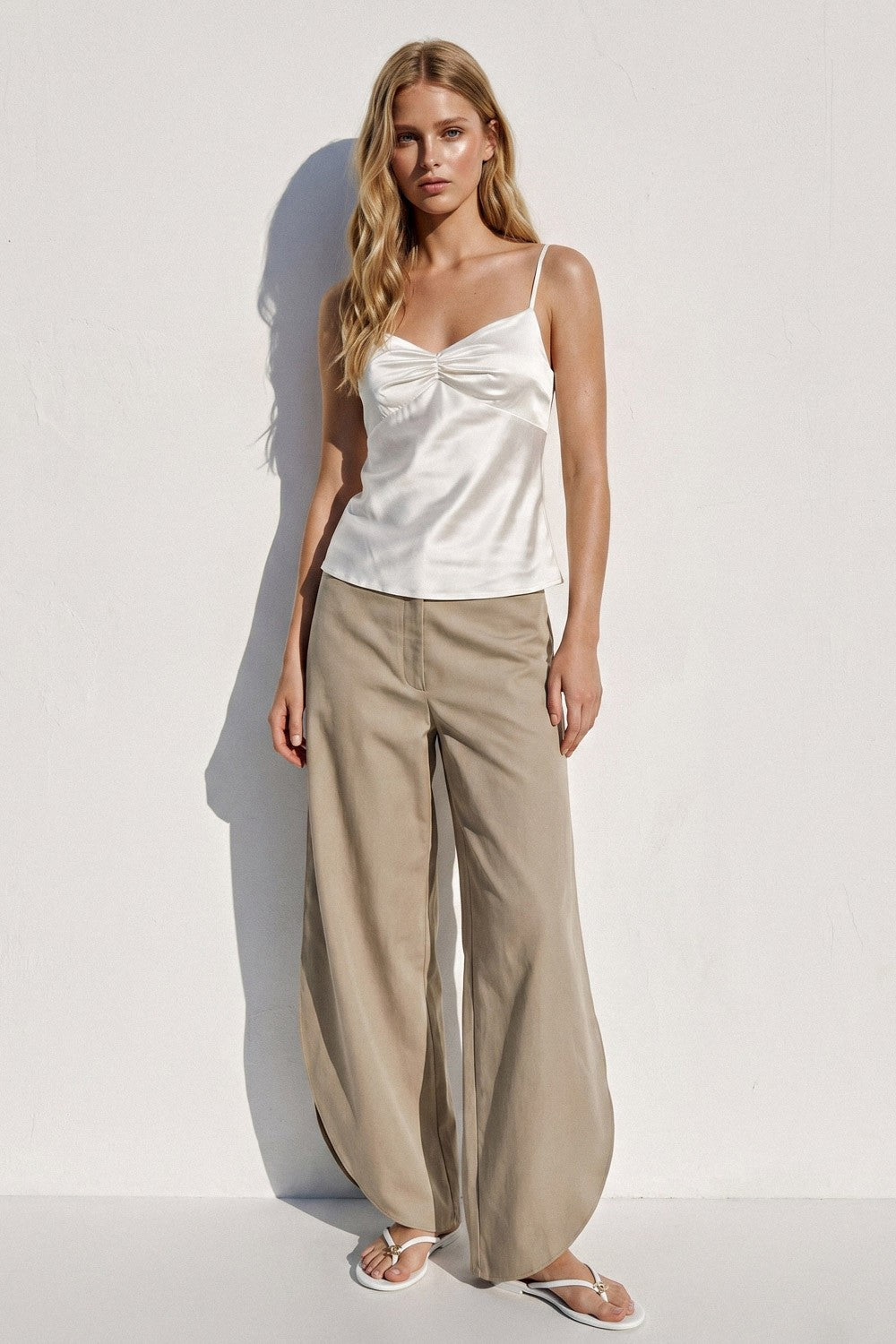 Taupe Ladies Woven Linen Side Slit Balloon Pants