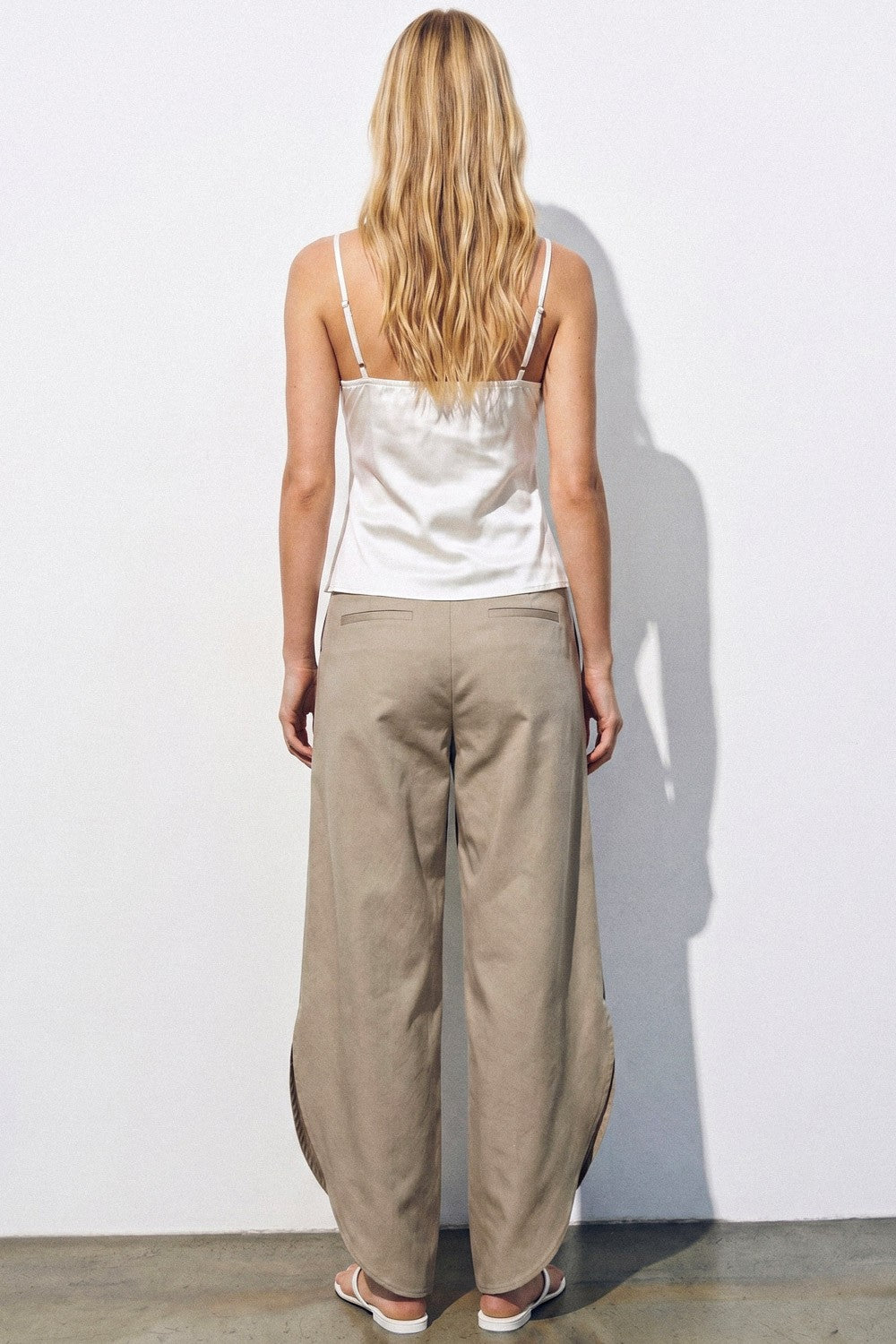 Taupe Ladies Woven Linen Side Slit Balloon Pants