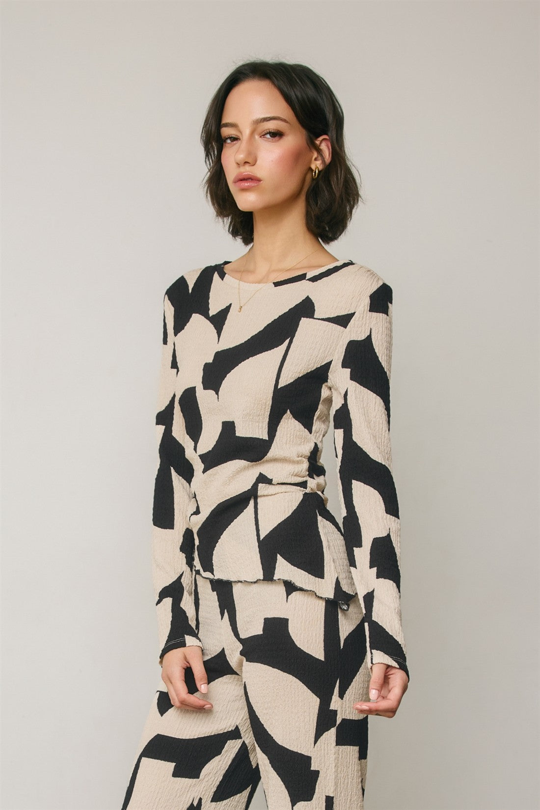 Abstract Asymmetrical Hem Ruched Long Sleeve Top
