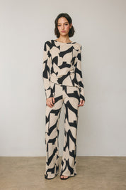 Abstract Asymmetrical Hem Ruched Long Sleeve Top