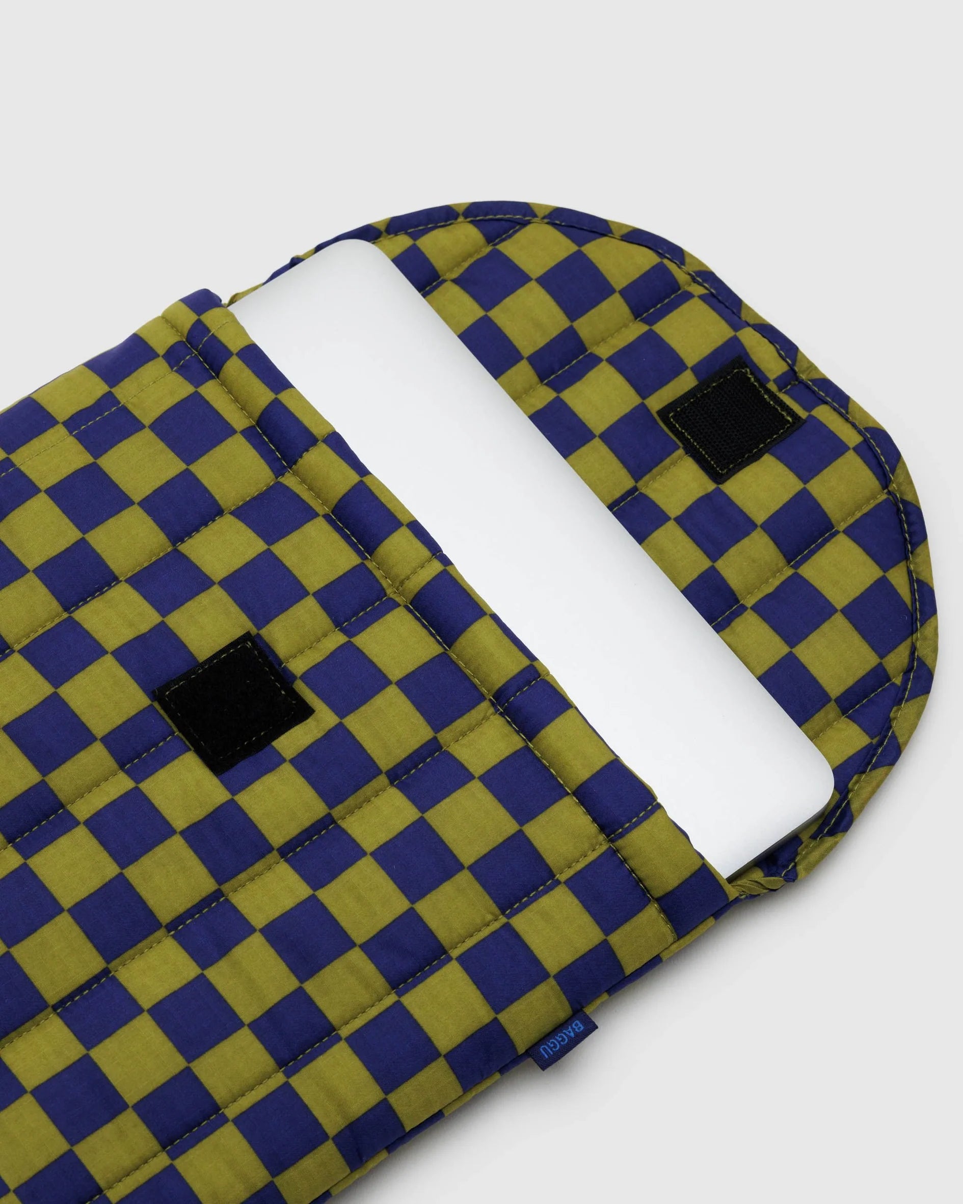 Puffy Laptop Sleeve 16"- Pear Navy Check