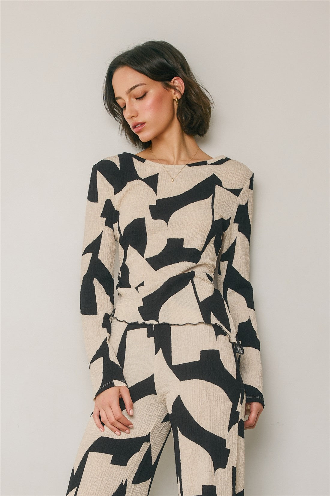 Abstract Asymmetrical Hem Ruched Long Sleeve Top