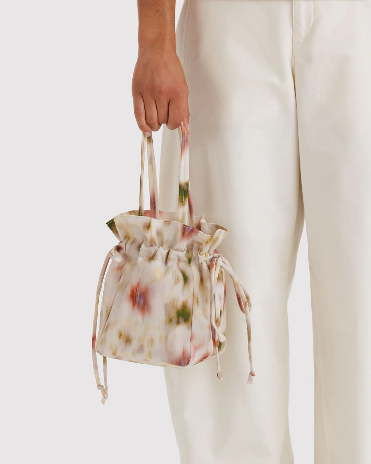 BAGGU Nylon Drawstring Bag- Abstract Floral
