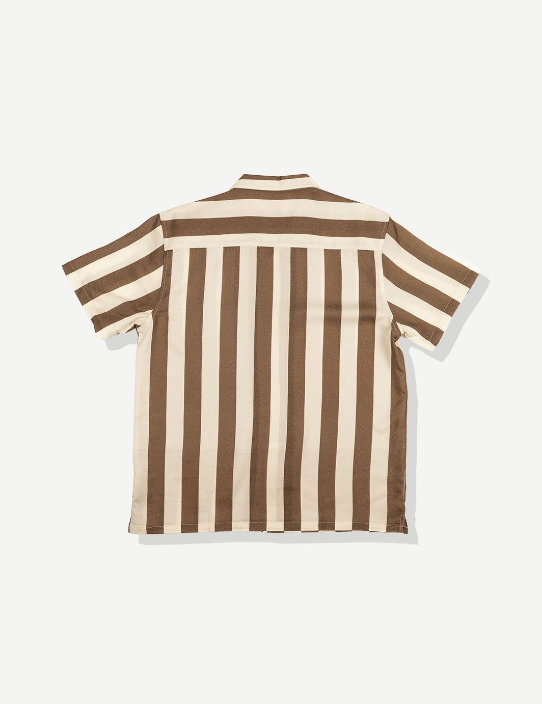 buttonupwebphotosnew_0001s_0005_Duvin_Mens_Spring25_Buttonup_Traveler_Brown_Back_a2620482-f887-4323-8fb0-0f9311b78f9d.jpg