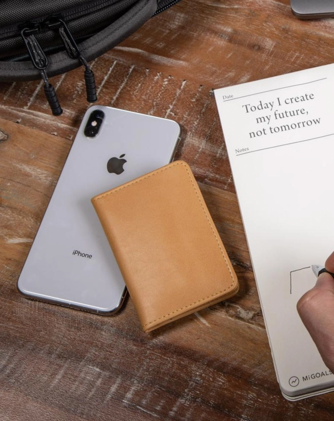 Casupo Compact Bifold Wallet in Ginger