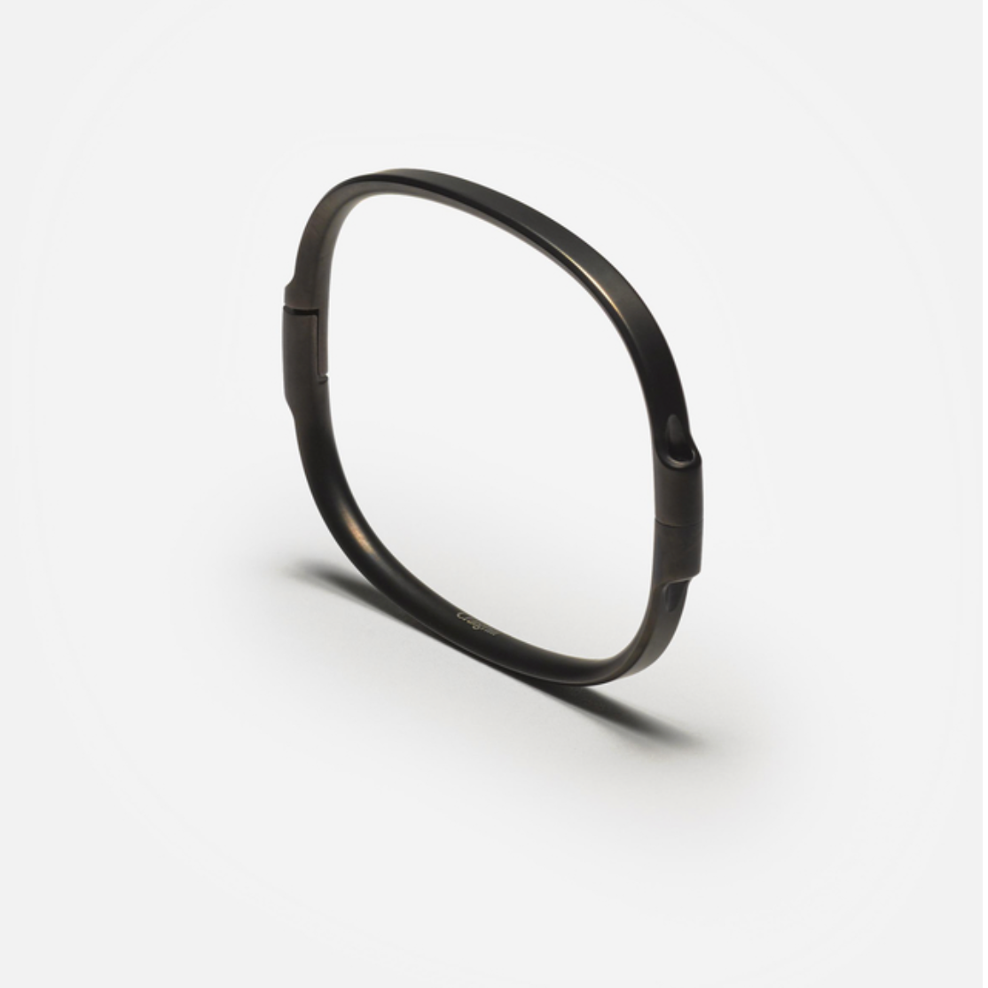 CRAIGHILL Swing Cuff-Vapor Black | Men Collective